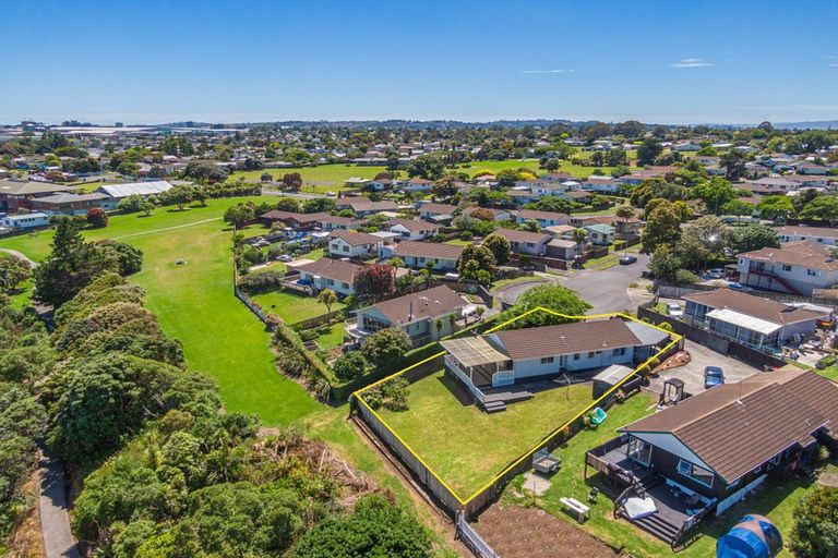 Photo of property in 12 Pureora Place, Clendon Park, Auckland, 2103
