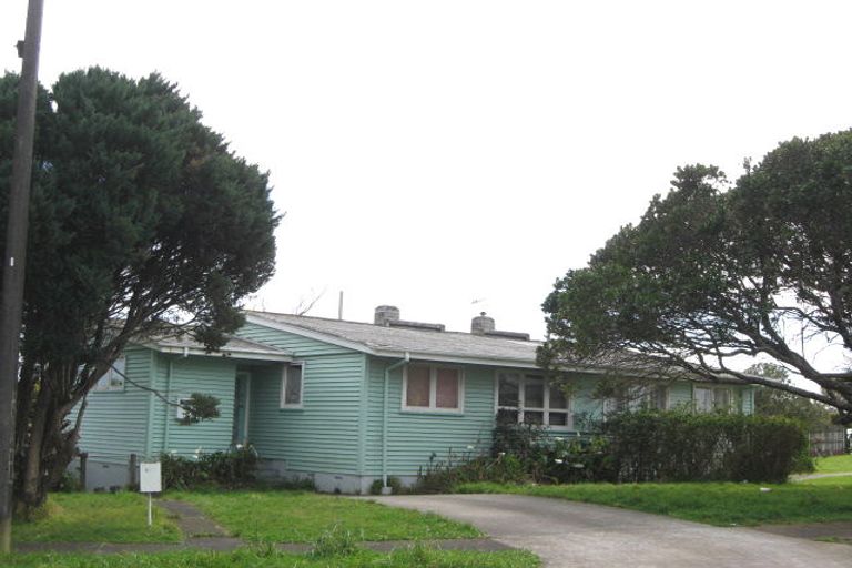 Photo of property in 25 Pukeori Street, Marfell, New Plymouth, 4310