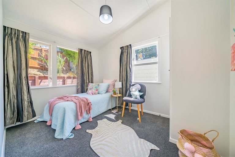 Photo of property in 17a Willis Grove, Wainuiomata, Lower Hutt, 5014