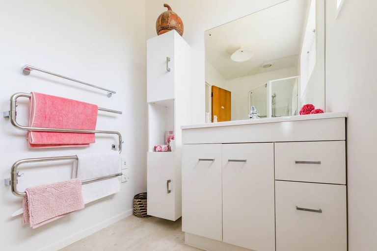 Photo of property in 2 Koromiko Road, Waikanae, 5036