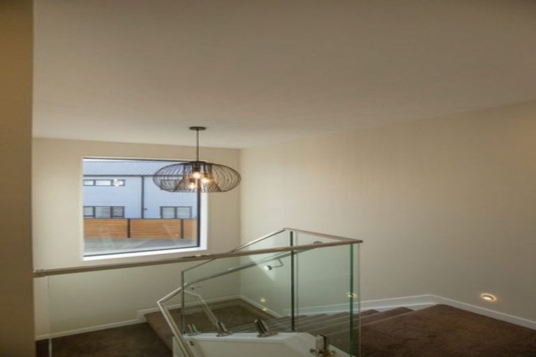 Photo of property in 13 Resnik Crescent, Kumeu, 0810