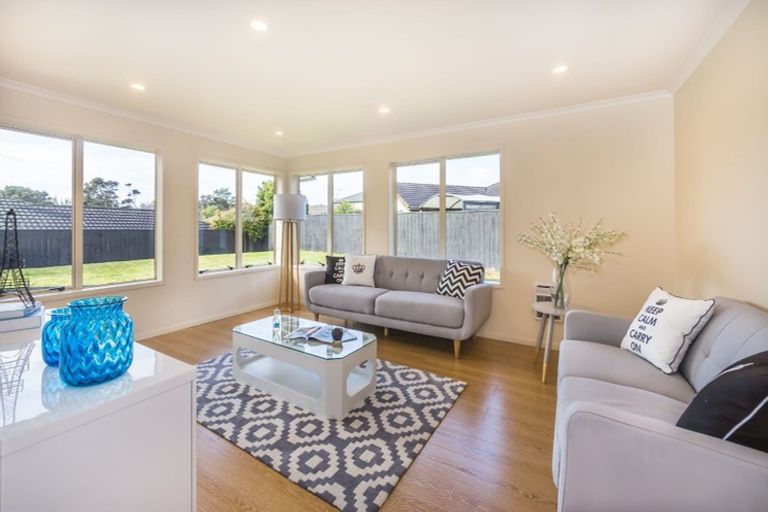 Photo of property in 1 George Deane Place, Greenhithe, Auckland, 0632