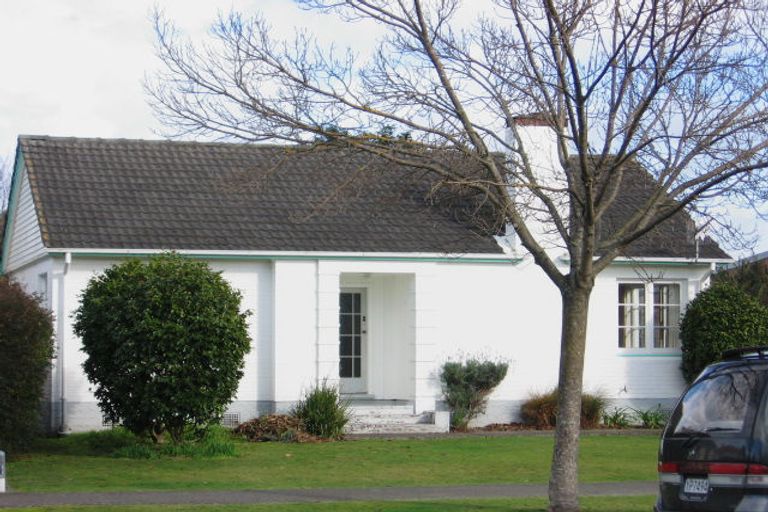 Photo of property in 30 Ihle Street, Terrace End, Palmerston North, 4410