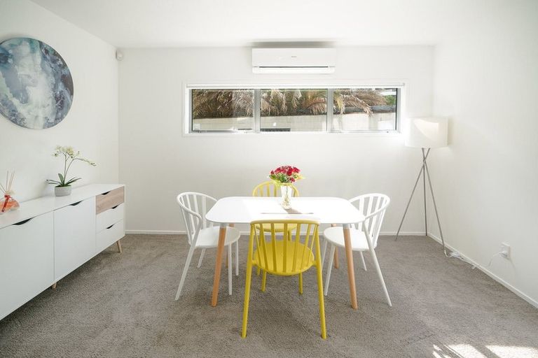 Photo of property in 1/11 Garmons Way, Castor Bay, Auckland, 0620