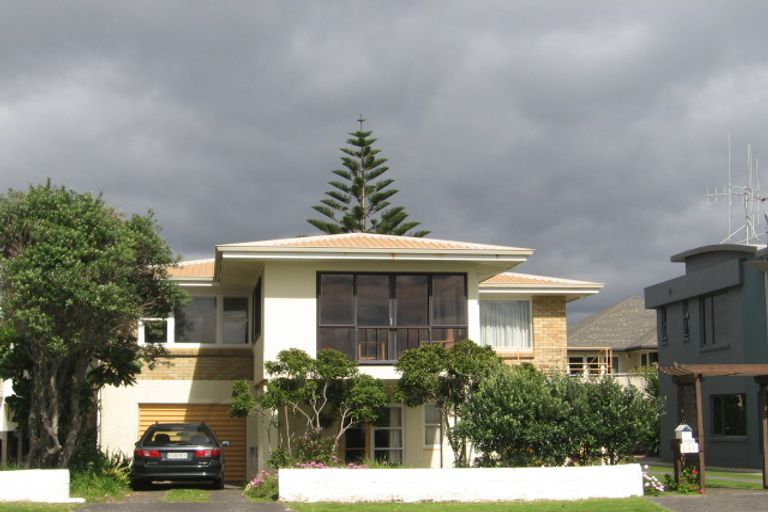 Photo of property in 141 Marine Parade, Mount Maunganui, 3116