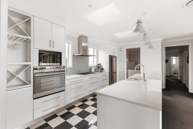 Photo of property in 40 Broadwater Close, Pyes Pa, Tauranga, 3112