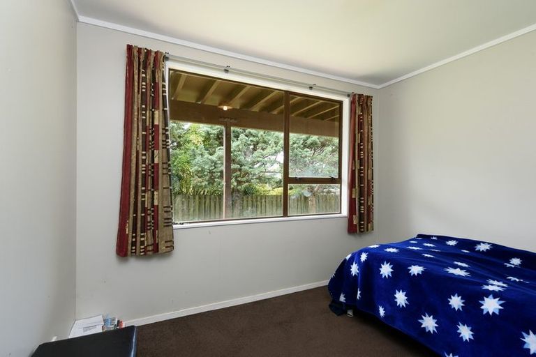 Photo of property in 76 Thurleigh Grove, Karori, Wellington, 6012