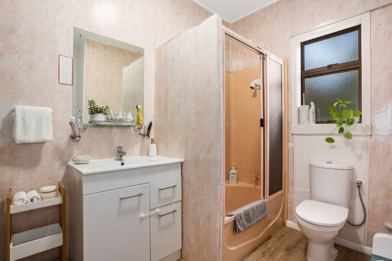 Photo of property in 15 Pukerua Beach Road, Pukerua Bay, 5026