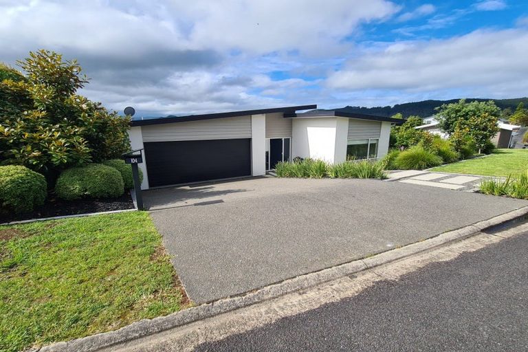 Photo of property in 104 Tukere Drive, Whangamata, 3620