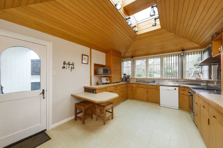 Photo of property in 77 Marne Street, Hokowhitu, Palmerston North, 4410