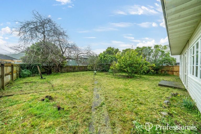 Photo of property in 35 Farmer Crescent, Taita, Lower Hutt, 5011