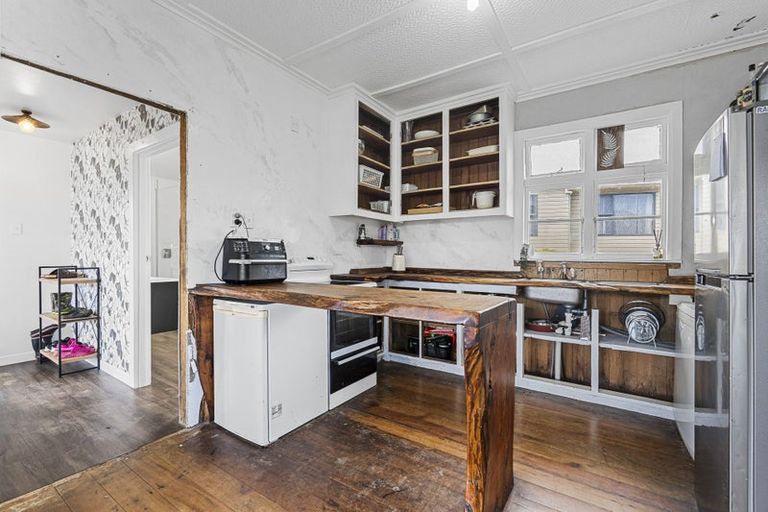 Photo of property in 8 Newbury Place, Waitara, 4320