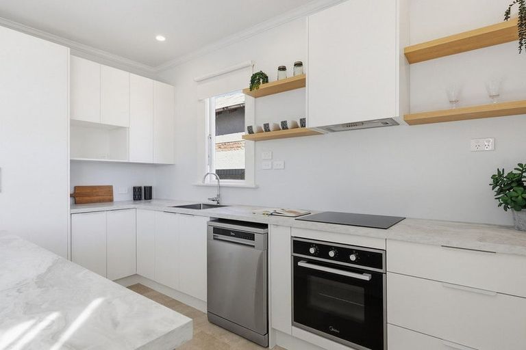 Photo of property in 106 Victoria Road, Saint Kilda, Dunedin, 9012