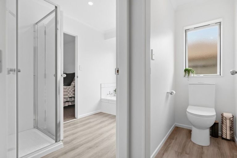Photo of property in 8 Evergreen Glade, Papamoa Beach, Papamoa, 3118