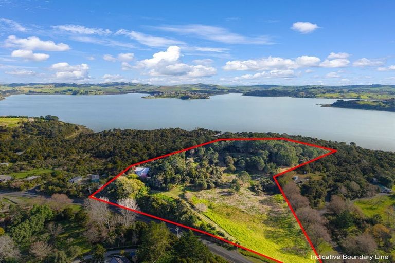 Photo of property in 438 Pahi Road, Pahi, Paparoa, 0571