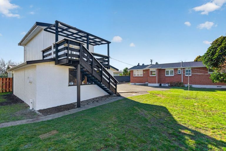 Photo of property in 17 Philip Street, Carterton, 5713