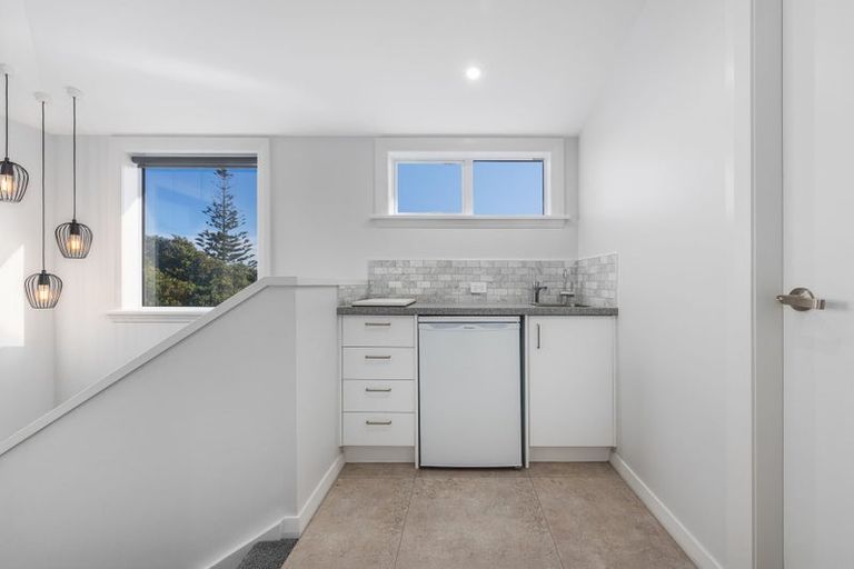 Photo of property in 8 Hughes Street, Waikanae Beach, Waikanae, 5036