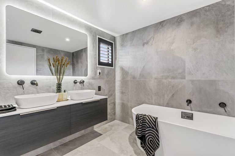 Photo of property in 38 Hunter Crescent, Wanaka, 9305