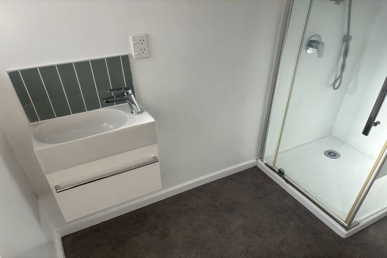 Photo of property in 2/96 Hinau Street, Riccarton, Christchurch, 8041