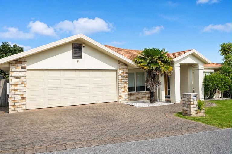 Photo of property in 80 Gracechurch Drive, Flat Bush, Auckland, 2016
