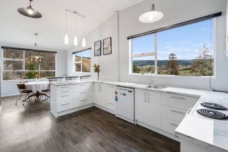 Photo of property in 4 Hill Street, Lawrence, 9532