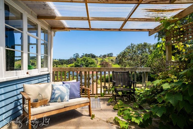 Photo of property in 19 Whaka Street, Maungaturoto, 0520
