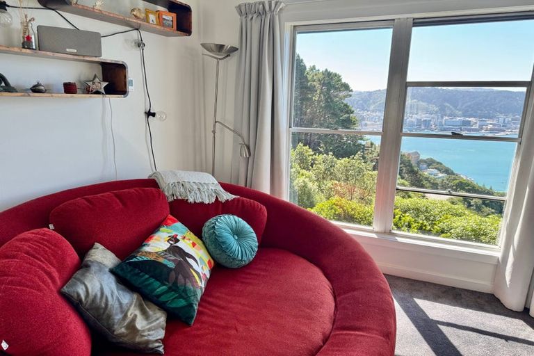 Photo of property in 38 Robieson Street, Roseneath, Wellington, 6011