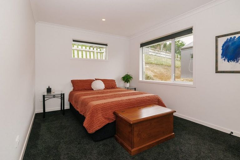 Photo of property in 22a La Lena Grove, Fitzherbert, Palmerston North, 4410