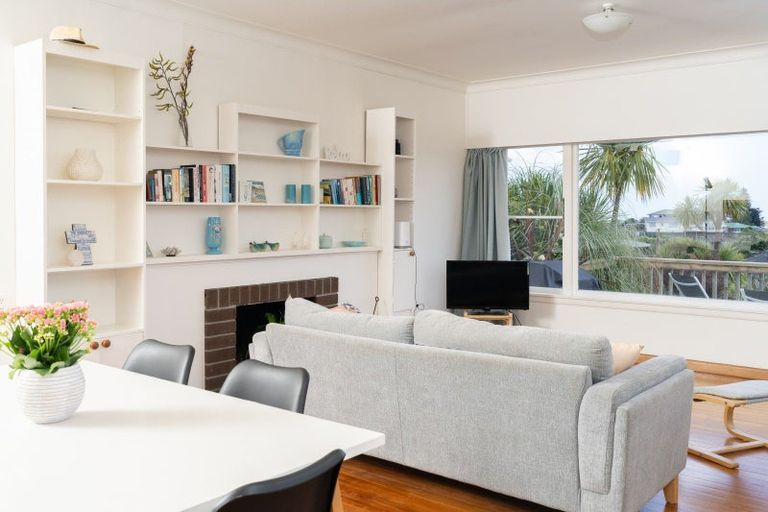 Photo of property in 37 Long Street, Raglan, 3225