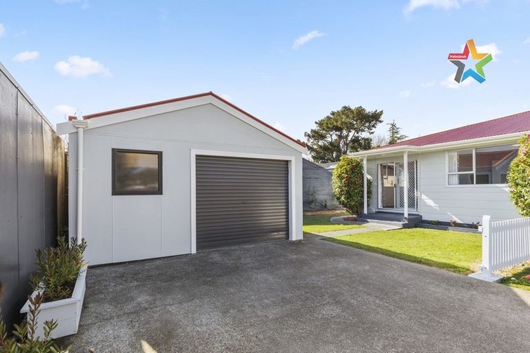 Photo of property in 49 Seddon Street, Wallaceville, Upper Hutt, 5018