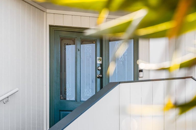 Photo of property in 184b Whangaparaoa Road, Red Beach, 0932