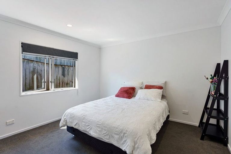 Photo of property in 17 Ashleigh Way, Waikanae Beach, Waikanae, 5036