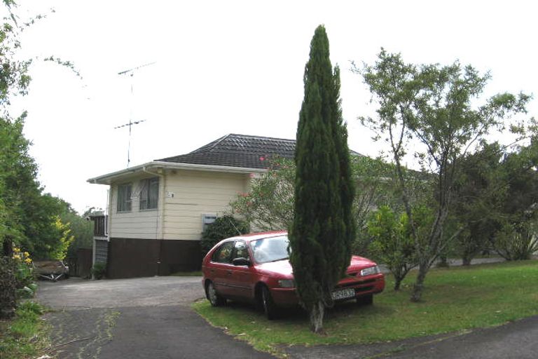 Photo of property in 2/8 Scarlock Avenue, Browns Bay, Auckland, 0630