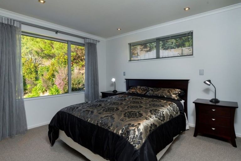 Photo of property in 26 Russell Street, Picton, 7220