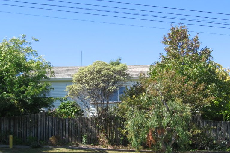 Photo of property in 1/519 Beach Road, Murrays Bay, Auckland, 0630
