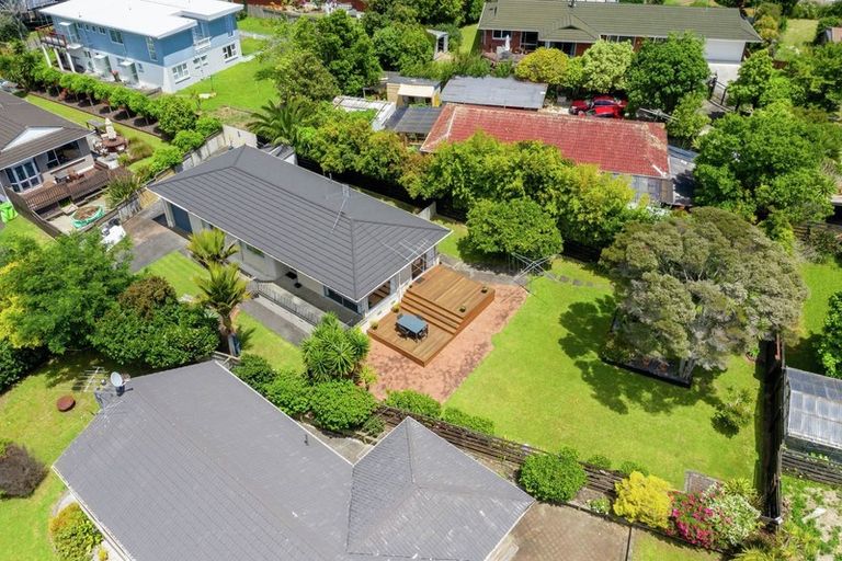 Photo of property in 11 Towra Place, Botany Downs, Auckland, 2010