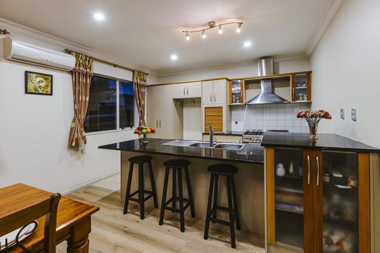 Photo of property in 12 Janway Avenue, Flat Bush, Auckland, 2016