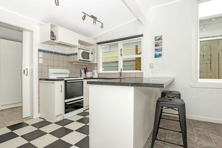 Photo of property in 64 Awapuni Road, Awapuni, Gisborne, 4010