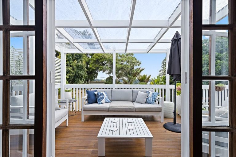 Photo of property in 1/127 Birkdale Road, Birkdale, Auckland, 0626