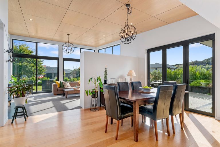 Photo of property in 73 Rob Roy Lane, Wanaka, 9305