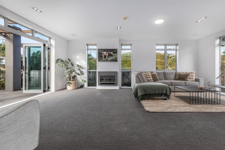 Photo of property in 35 Endeavour Drive, Whitby, Porirua, 5024