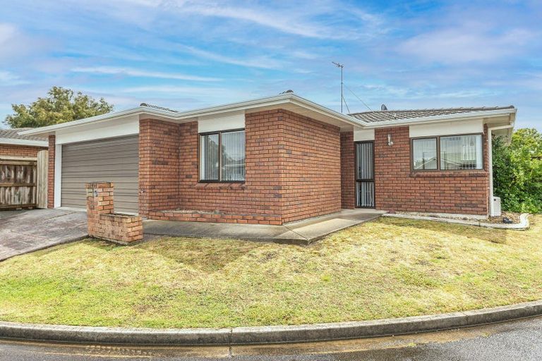 Photo of property in 1 Loader Place, Tawhero, Whanganui, 4501