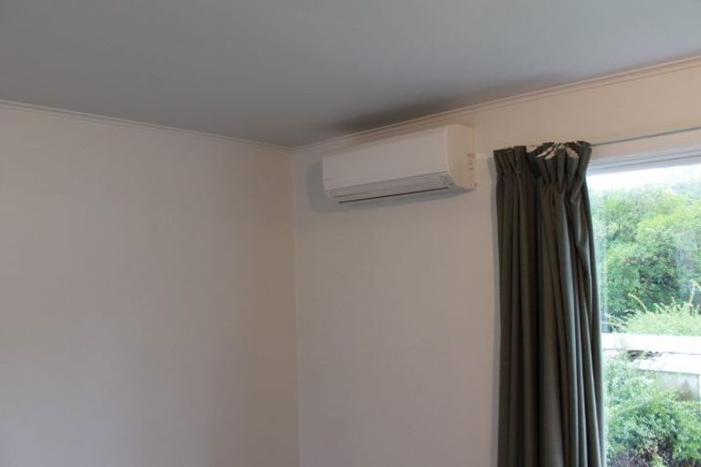 Photo of property in 8 Lincoln Grove, Cannons Creek, Porirua, 5024