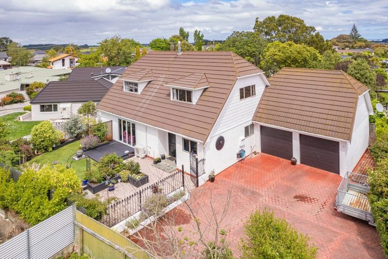 Photo of property in 1 Iwiroa Terrace, Durie Hill, Whanganui, 4500