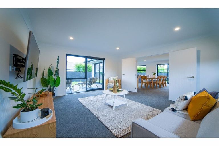 Photo of property in 7 Clonbunny Close, Rolleston, 7614