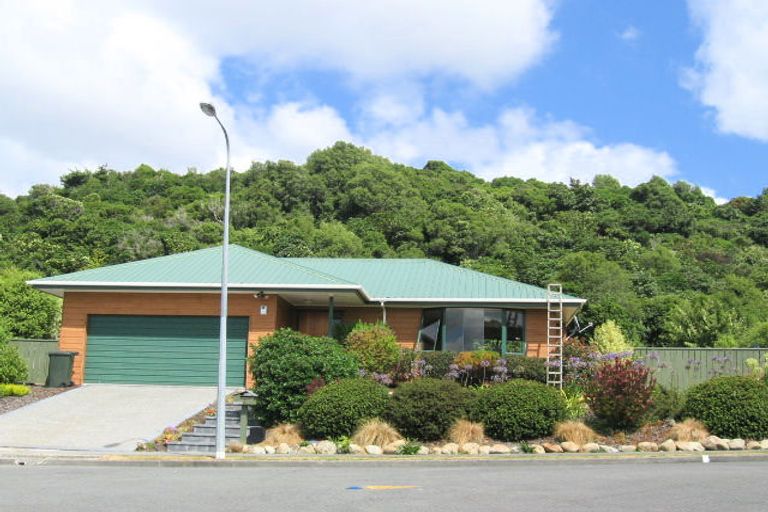 Photo of property in 9 Carlow Grove, Birchville, Upper Hutt, 5018