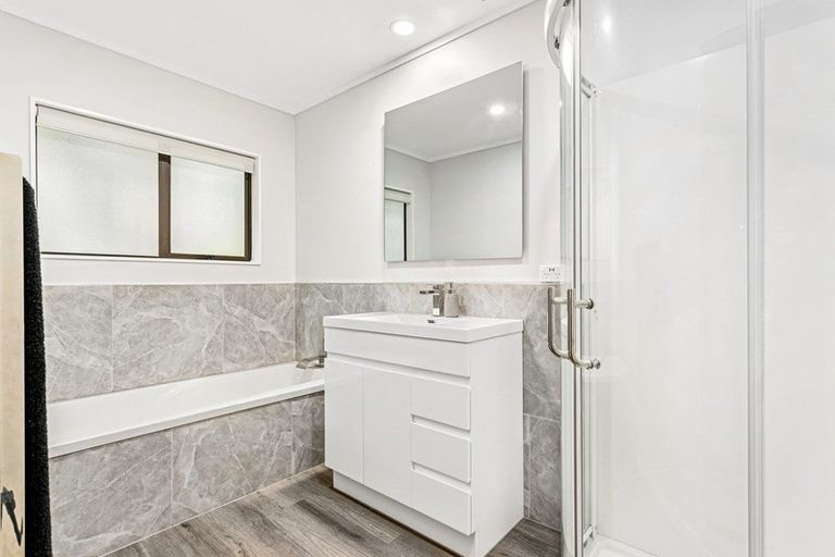 Photo of property in 9 Dee Place, Torbay, Auckland, 0630