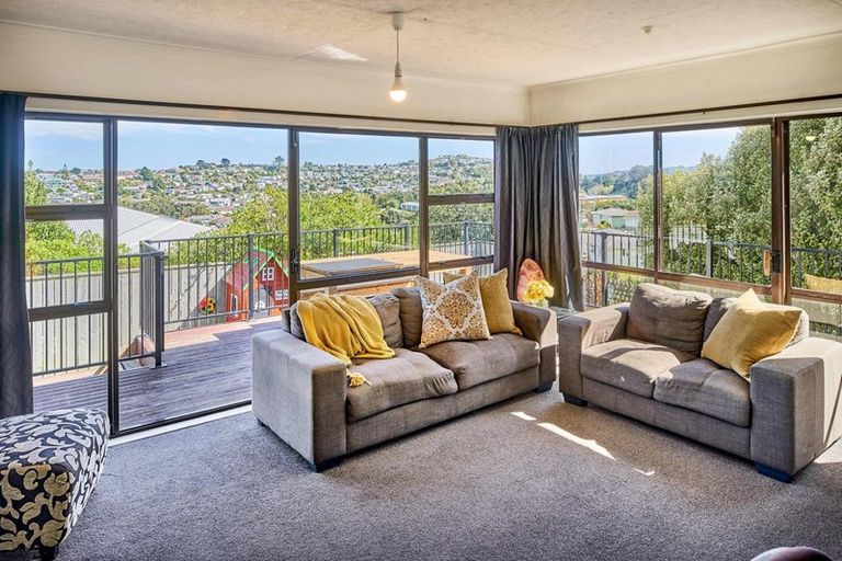 Photo of property in 29 Penguin Grove, Waitangirua, Porirua, 5024