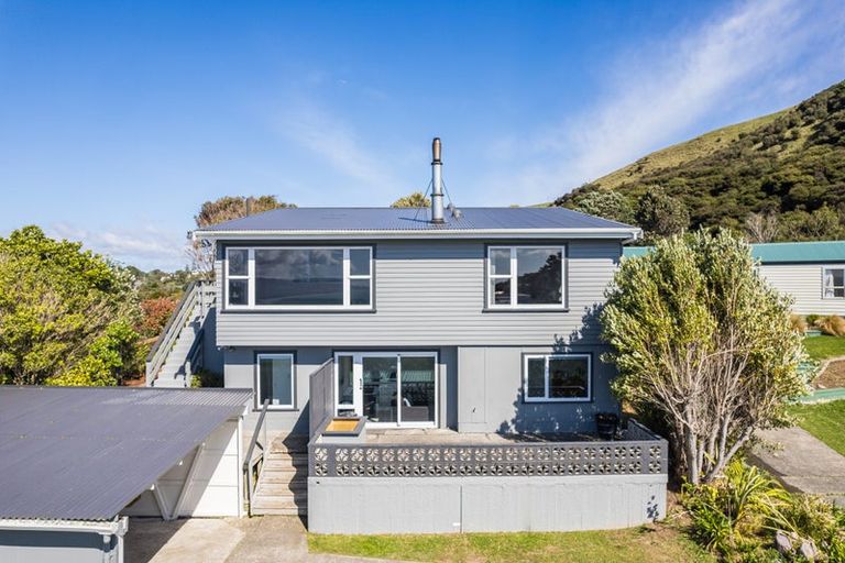 Photo of property in 2 Raroa Place, Pukerua Bay, 5026