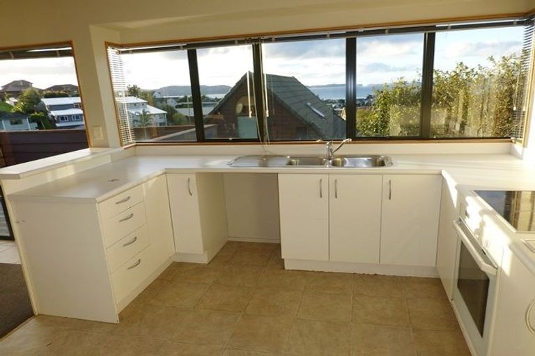 Photo of property in 3/194 Whangaparaoa Road, Red Beach, 0932